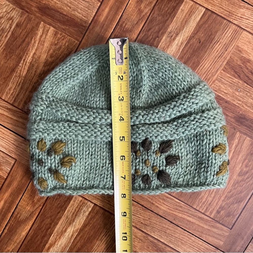 Wool Embroidered Winter Hat NWOT - Picture 4 of 7